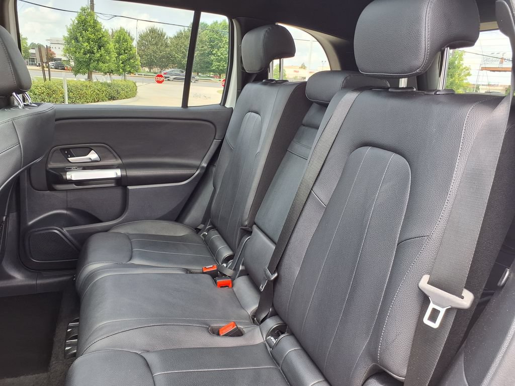 Used 2025 Mercedes-Benz GLB 250 4MATIC image 18