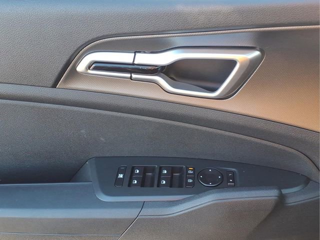Used 2026 Kia Sportage LX image 17