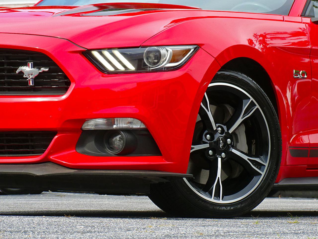 Used 2017 Ford Mustang GT Premium RWD image 6
