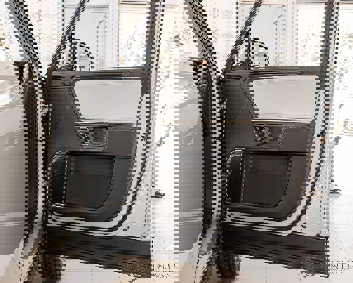 Used 2024 Rivian R1S Adventure image 42