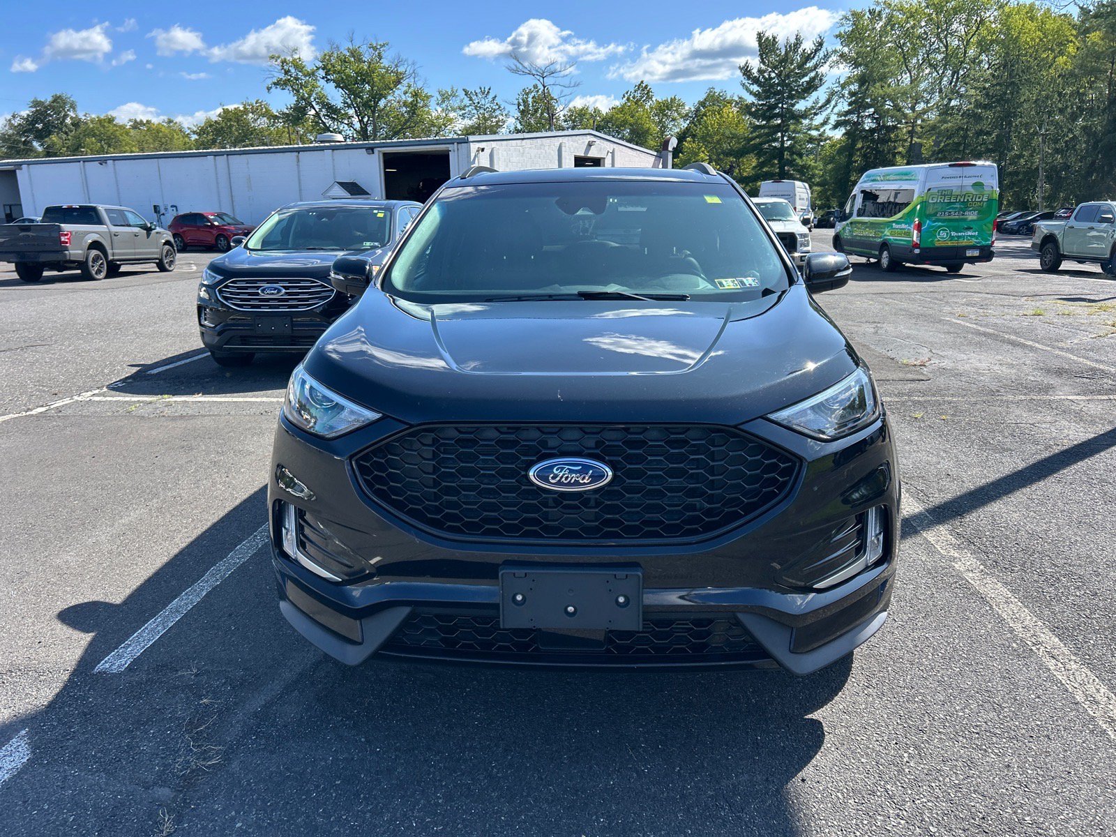 Used 2020 Ford Edge ST-Line w/ Cold Weather Package AWD/4WD image 2