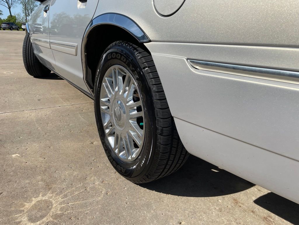 Used 2010 Mercury Grand Marquis LS RWD image 17