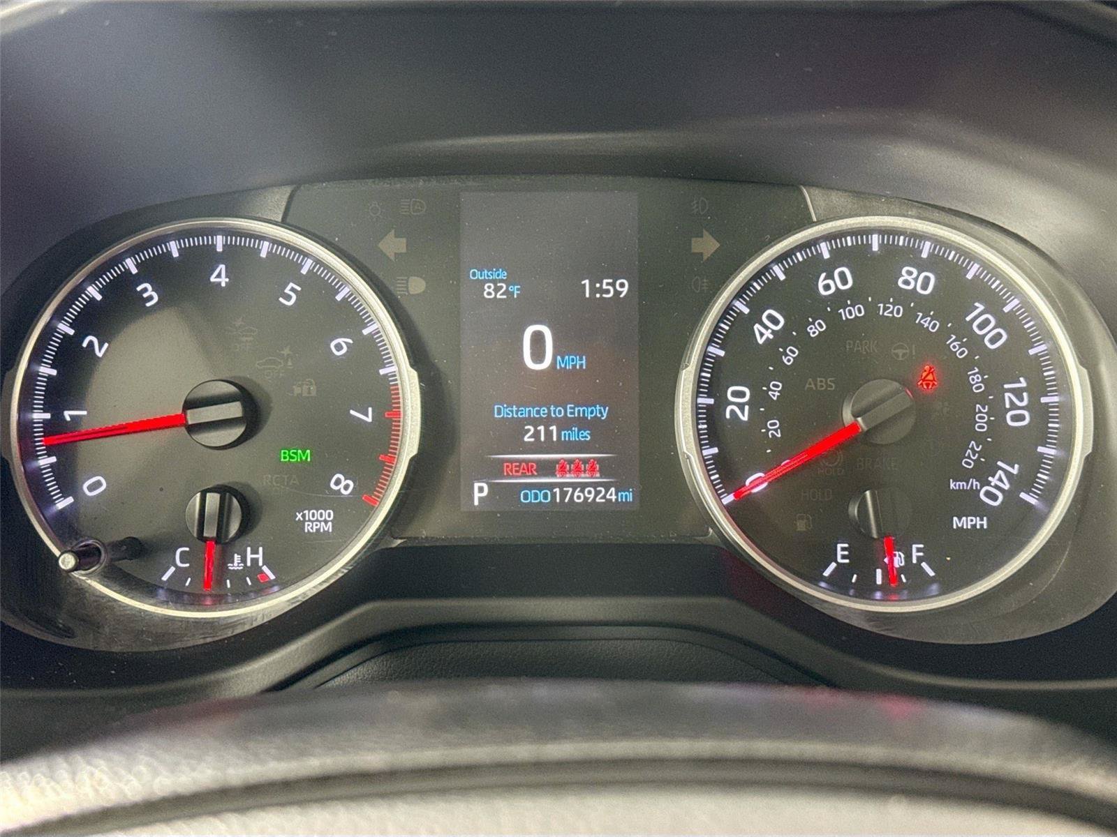 Used 2021 Toyota RAV4 XLE FWD image 17
