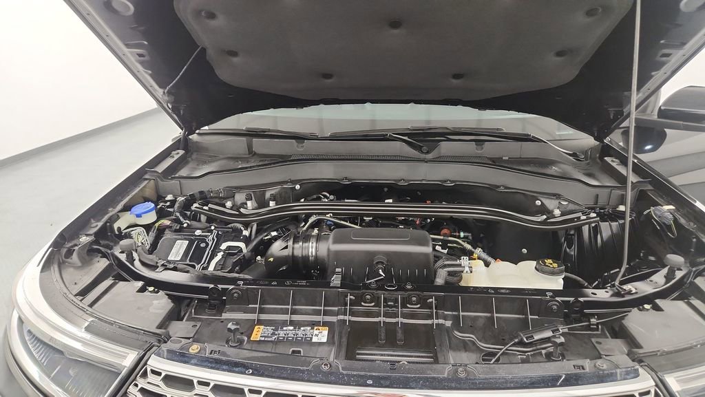 Used 2022 Ford Explorer Limited w/ Equipment Group 301A image 32