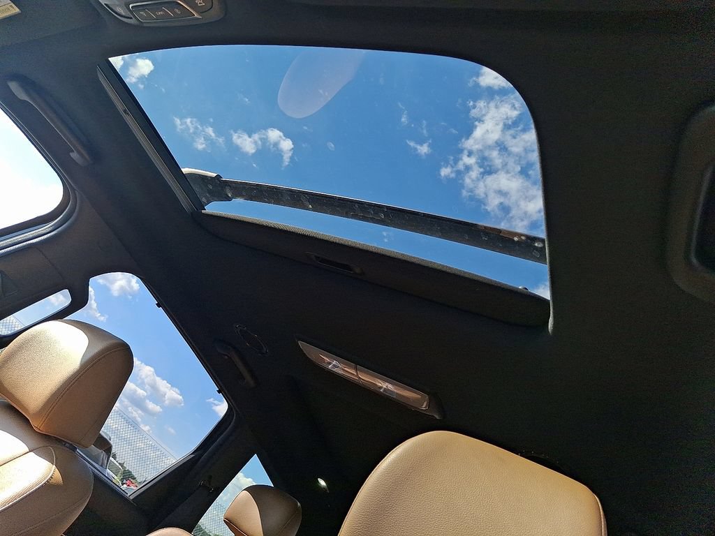 Certified 2022 Kia Telluride SX w/ Nightfall Edition Package AWD/4WD image 15