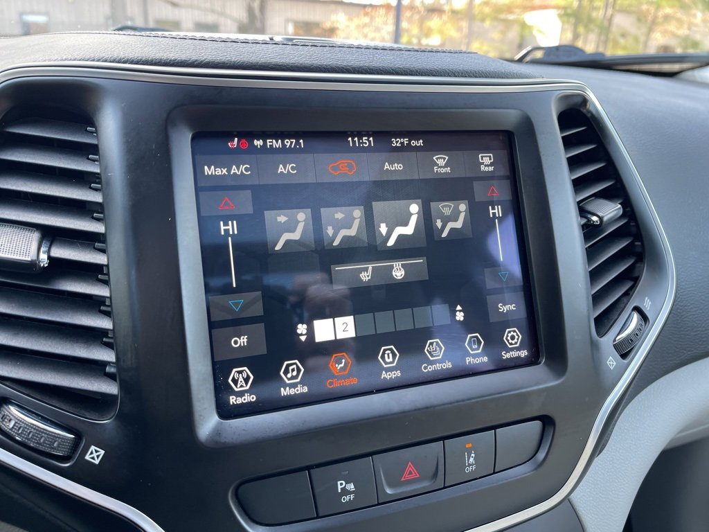 Used 2021 Jeep Cherokee Latitude Lux w/ Sun & Sound Group image 11