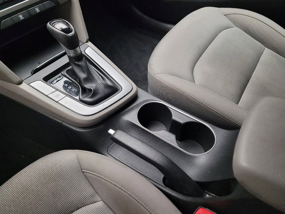 Used 2017 Hyundai Elantra SE image 26