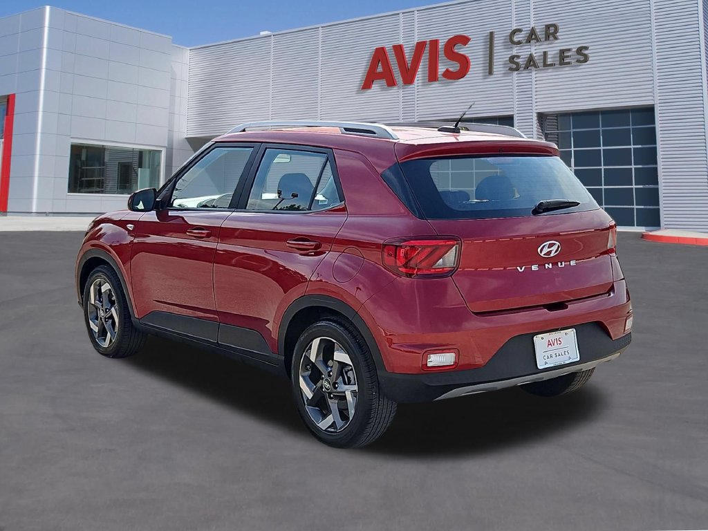 Used 2025 Hyundai Venue SEL FWD image 9