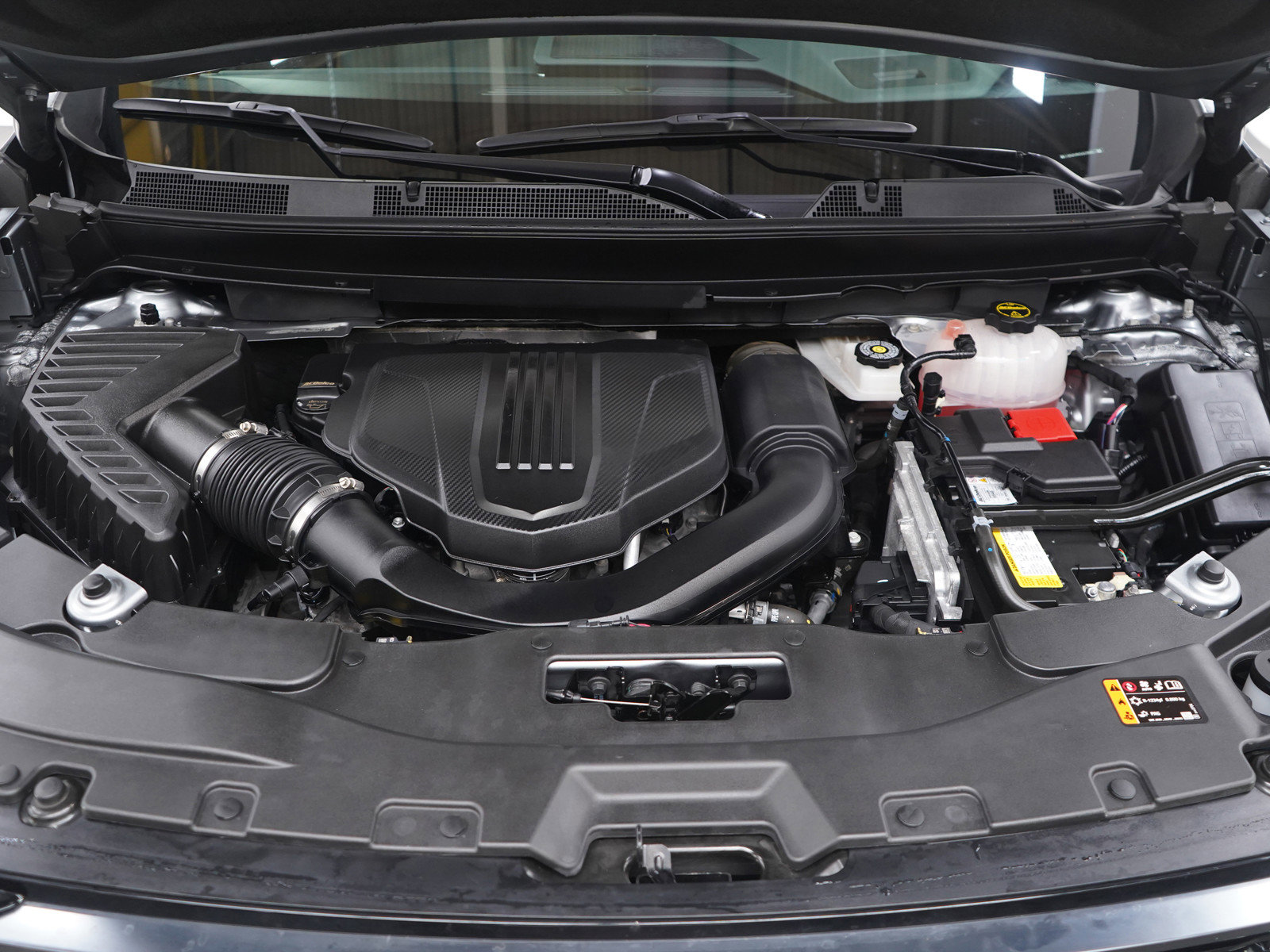 Used 2024 GMC Acadia AT4 w/ LPO, Floor Liner Package image 29