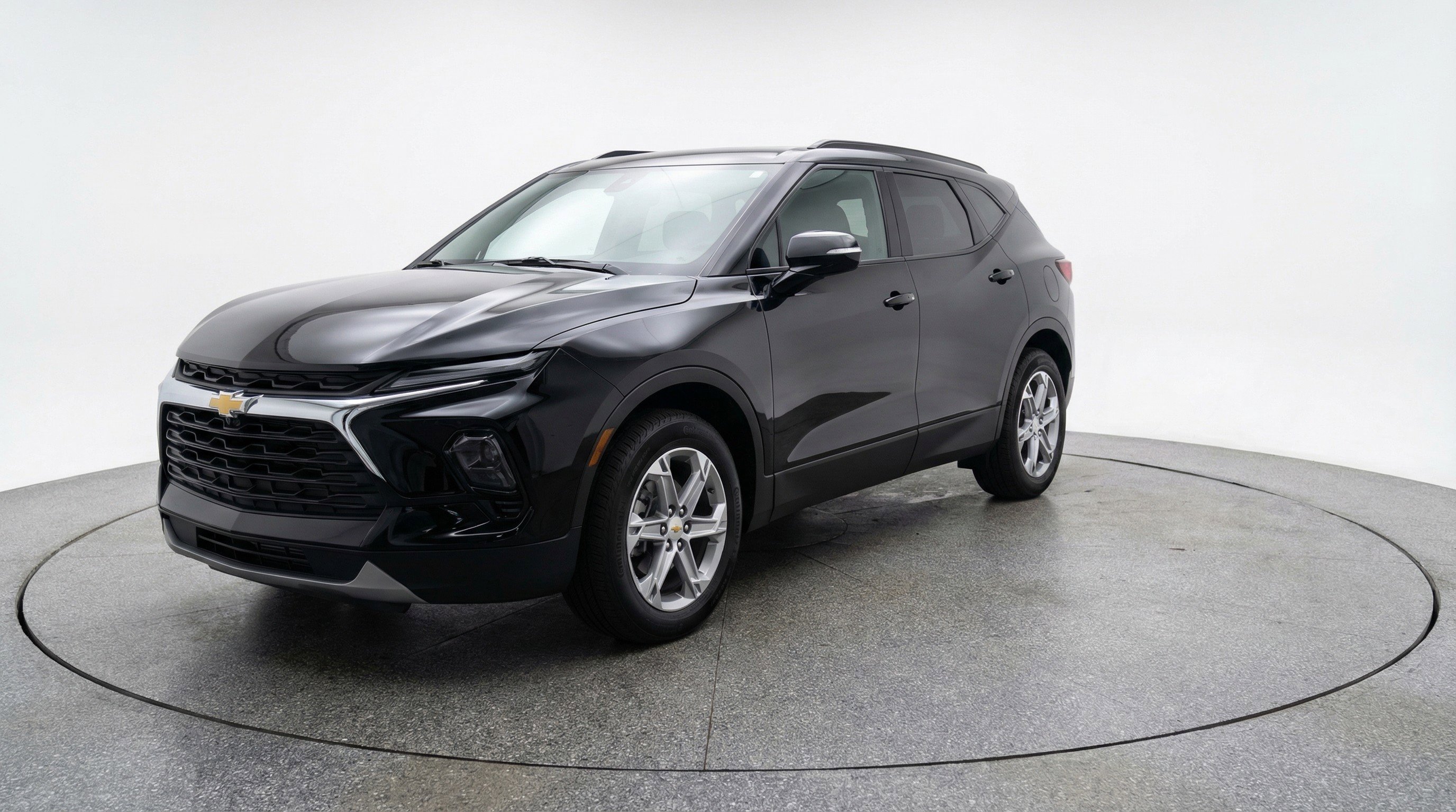 Used 2025 Chevrolet Blazer LT image 3