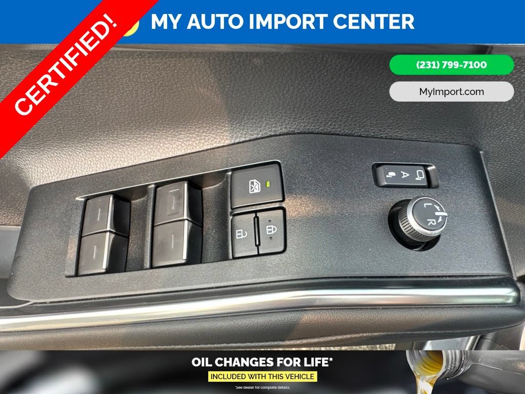 Certified 2025 Toyota Highlander Platinum AWD/4WD image 12