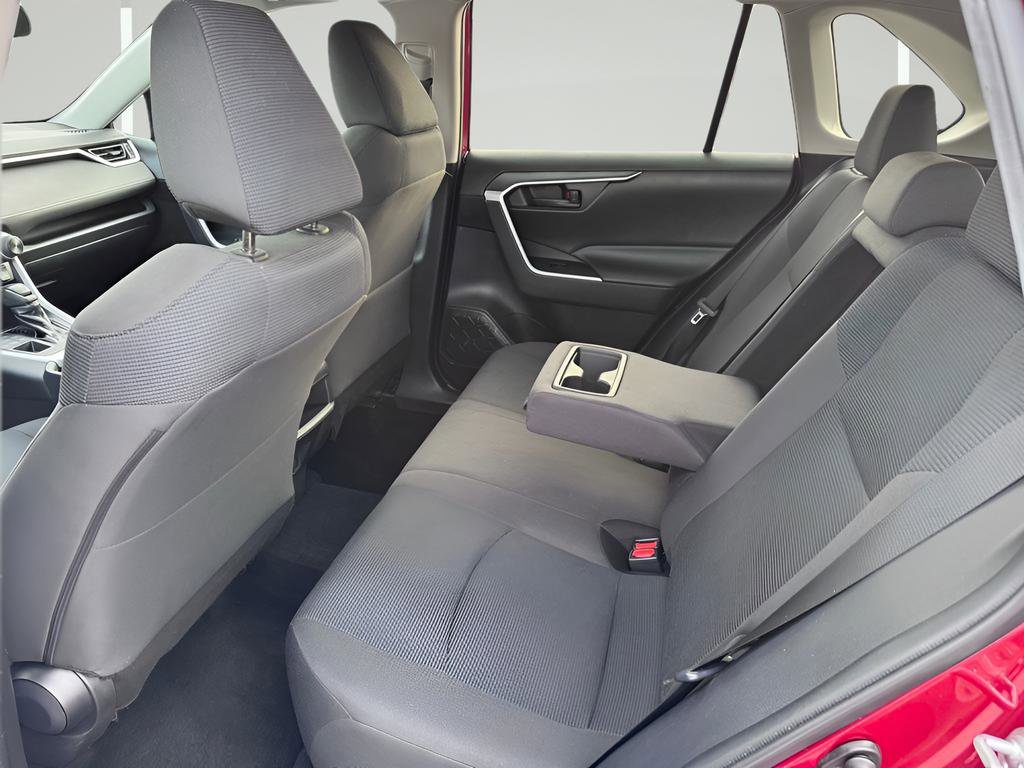 Used 2020 Toyota RAV4 LE image 31