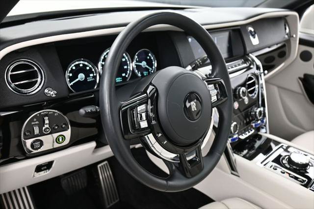 Certified 2022 Rolls-Royce Cullinan w/ Dark Exterior Package AWD/4WD image 17