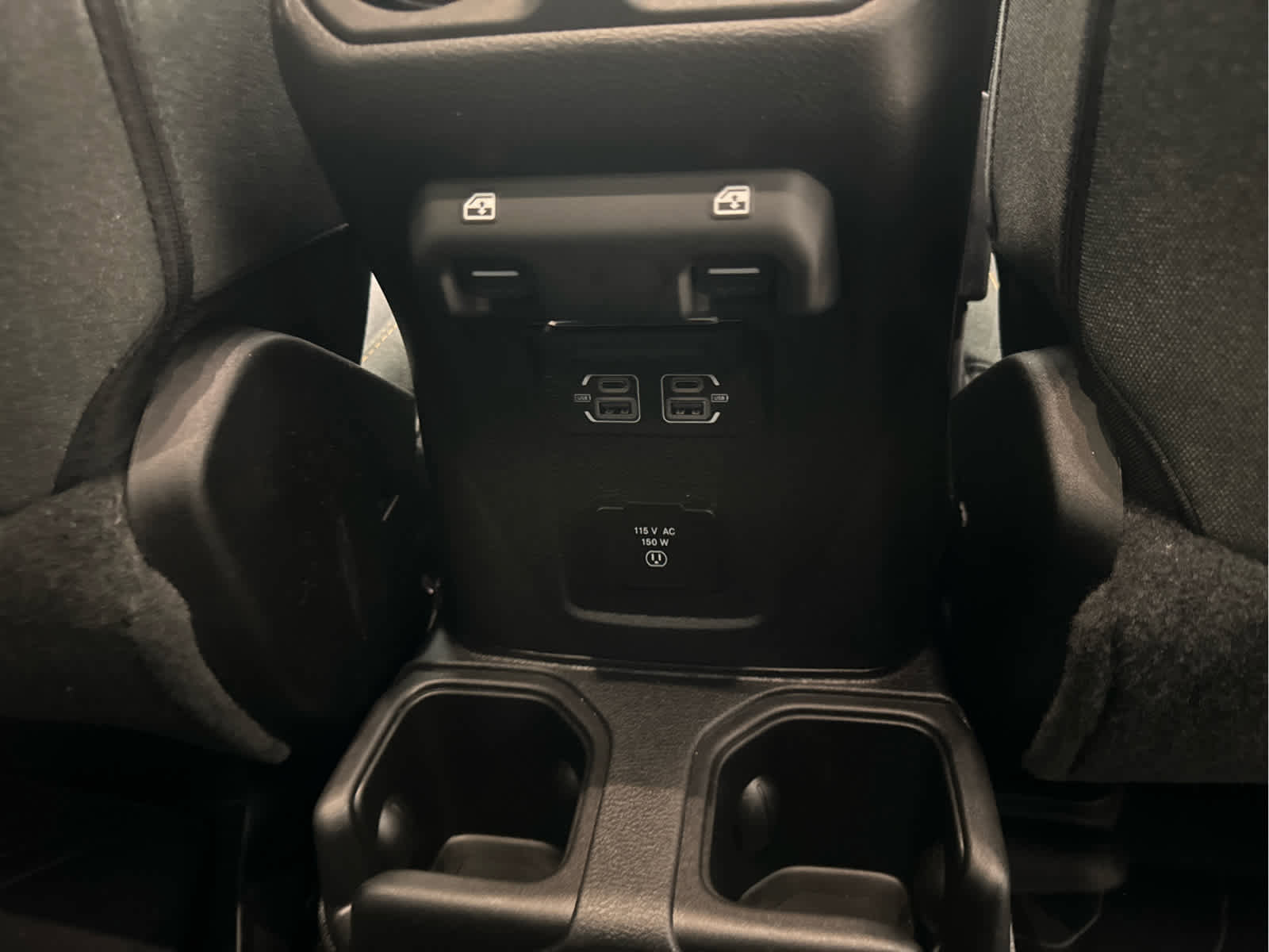 Used 2025 Jeep Wrangler Sahara image 23