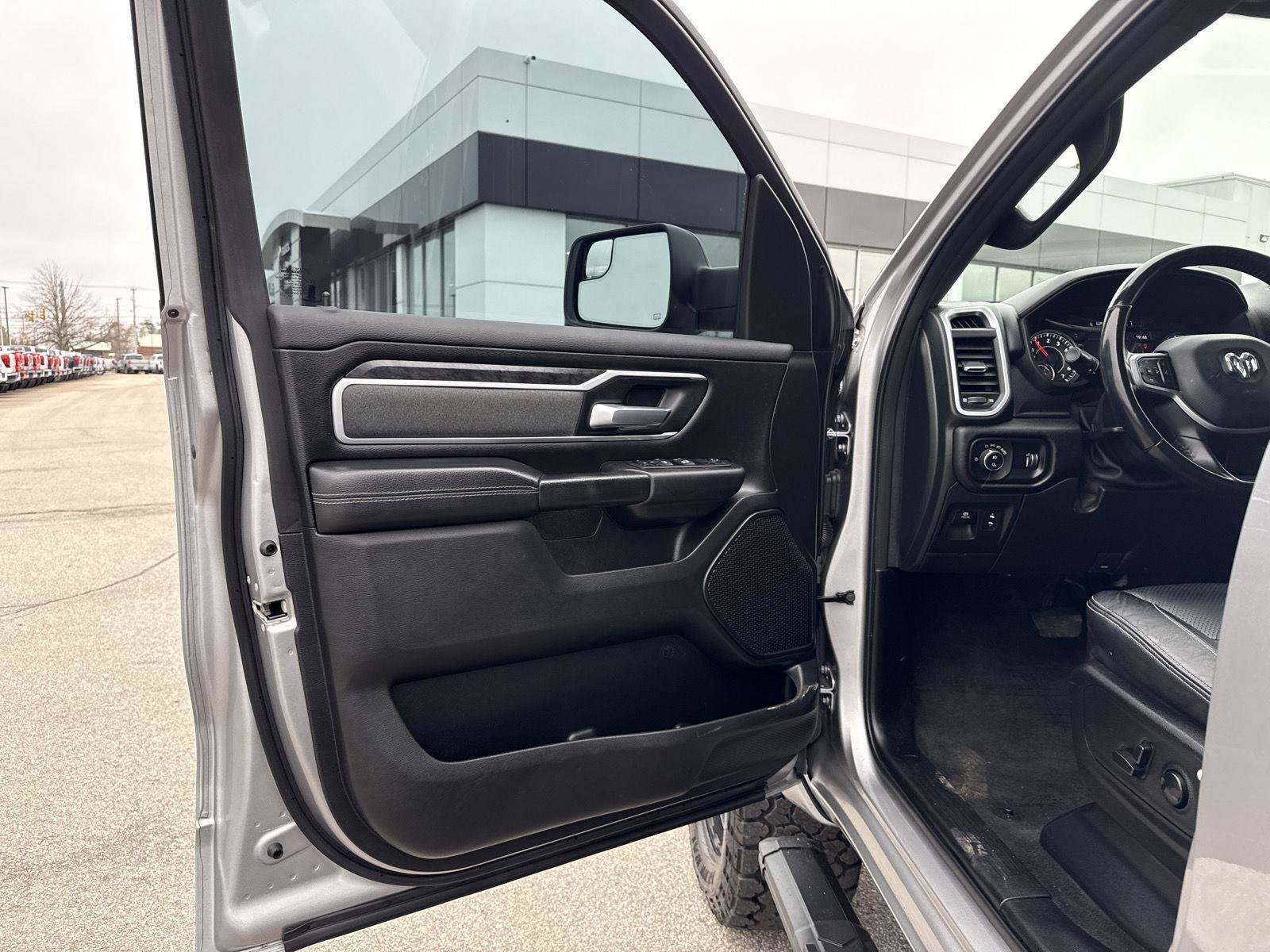 Used 2022 RAM 1500 Big Horn w/ Night Edition AWD/4WD image 11