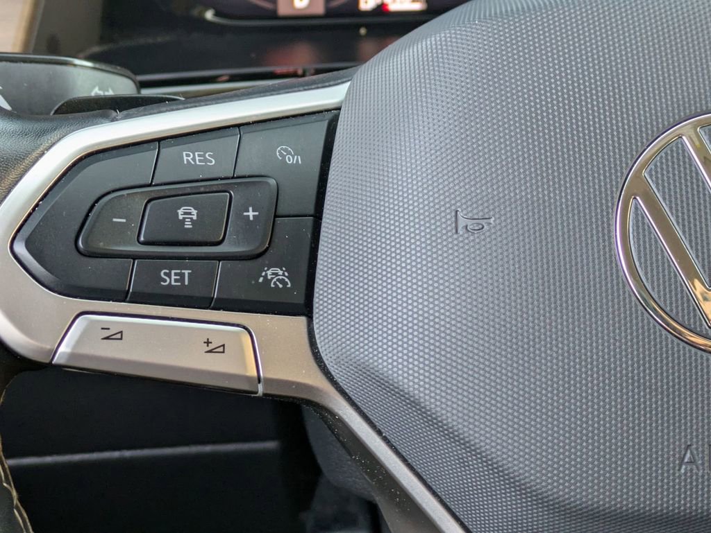 Used 2024 Volkswagen Atlas SE image 20