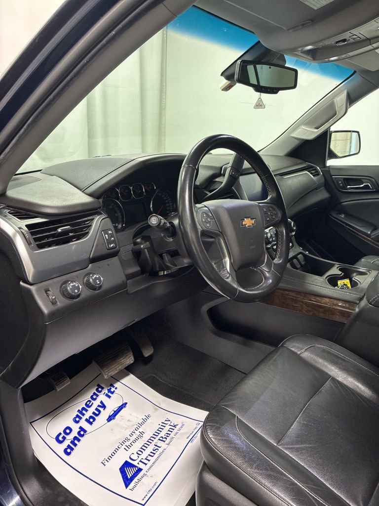 Used 2019 Chevrolet Suburban LT image 12