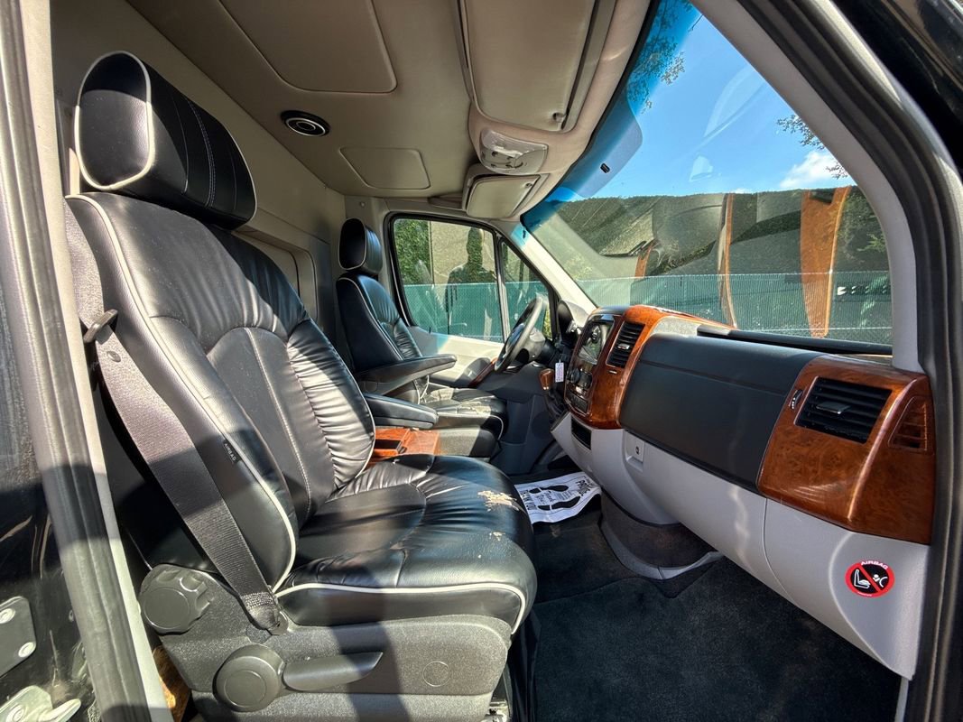 Used 2017 Mercedes-Benz Sprinter 2500 image 20