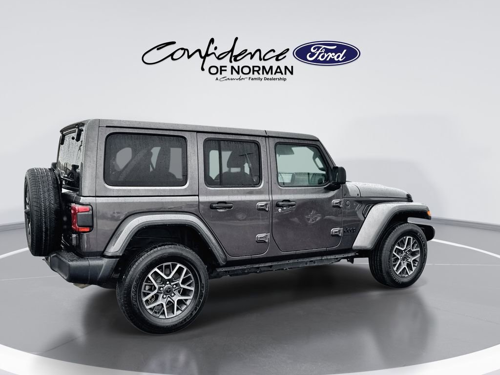 Used 2025 Jeep Wrangler Sahara image 9