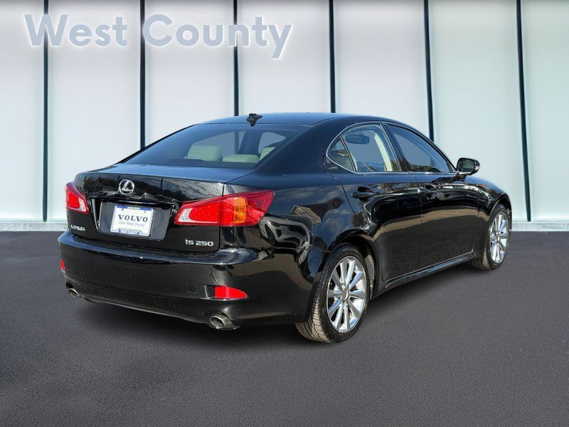 Used 2010 Lexus IS 250 w/ Preferred Accessory Package RWD image 4