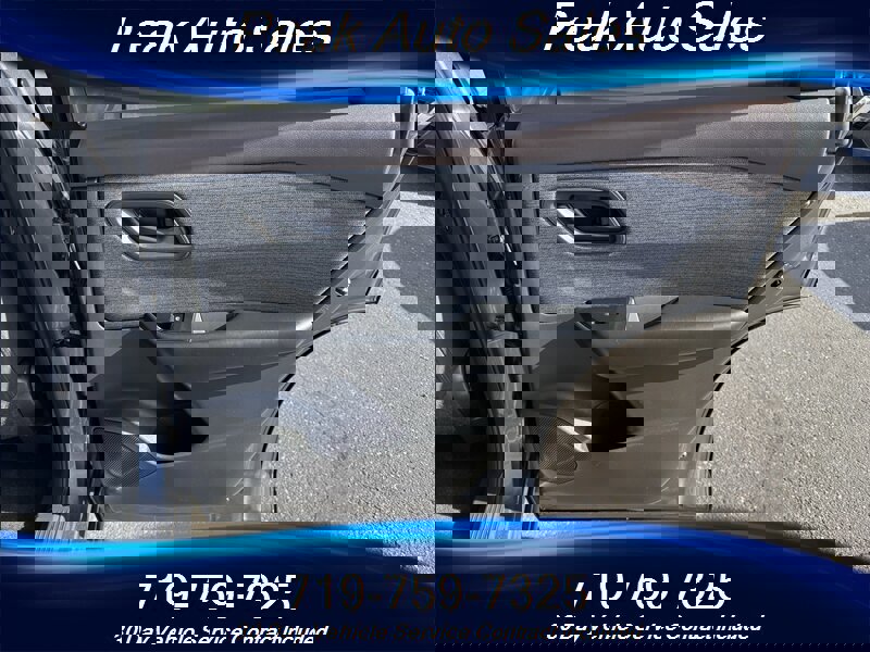 Used 2023 Nissan Rogue S image 27