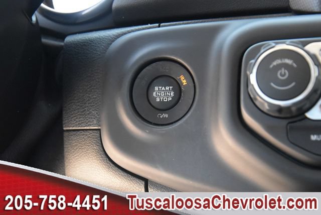 Used 2018 Jeep Wrangler Unlimited Sahara AWD/4WD image 39