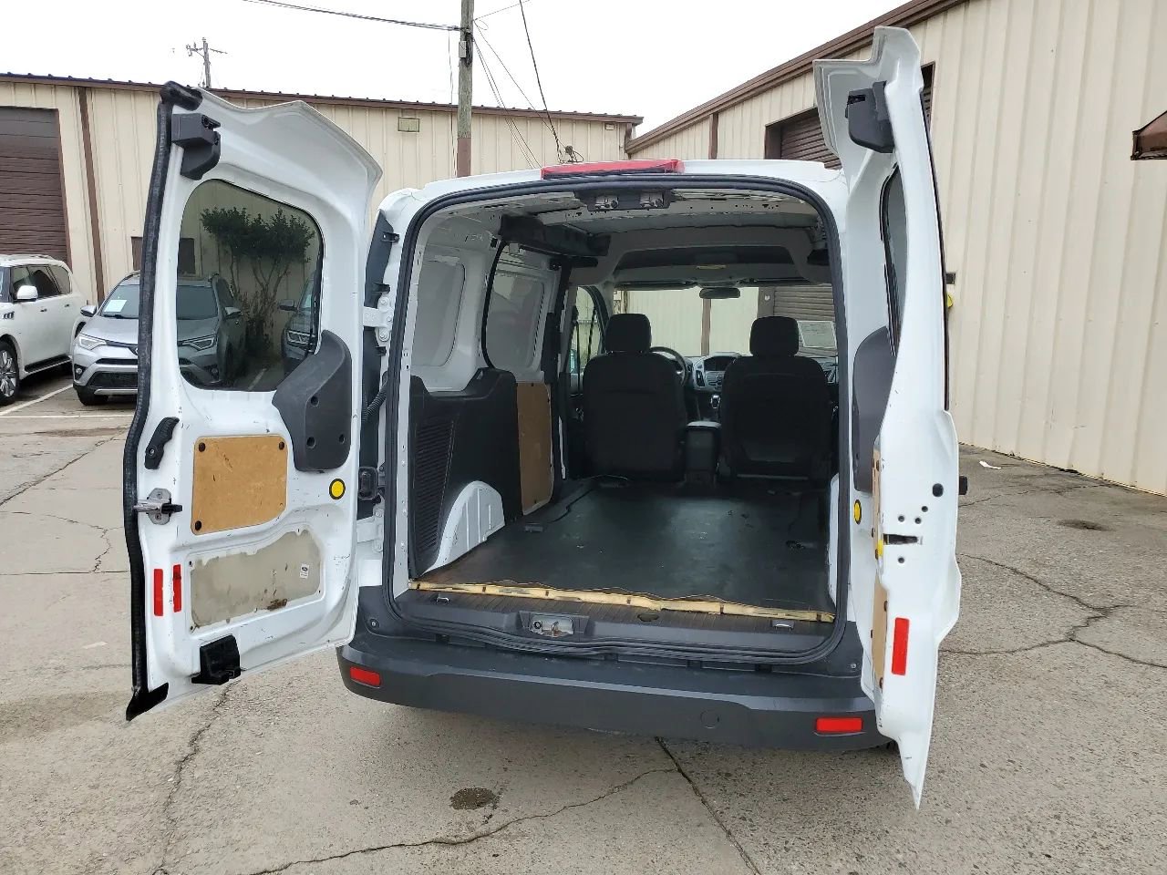 Used 2017 Ford Transit Connect XLT image 16