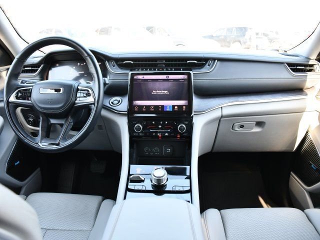 Used 2021 Jeep Grand Cherokee L Overland w/ Advanced Protech Group III image 20