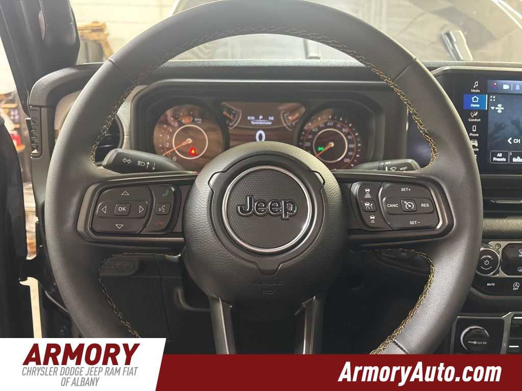Used 2024 Jeep Wrangler Willys image 13