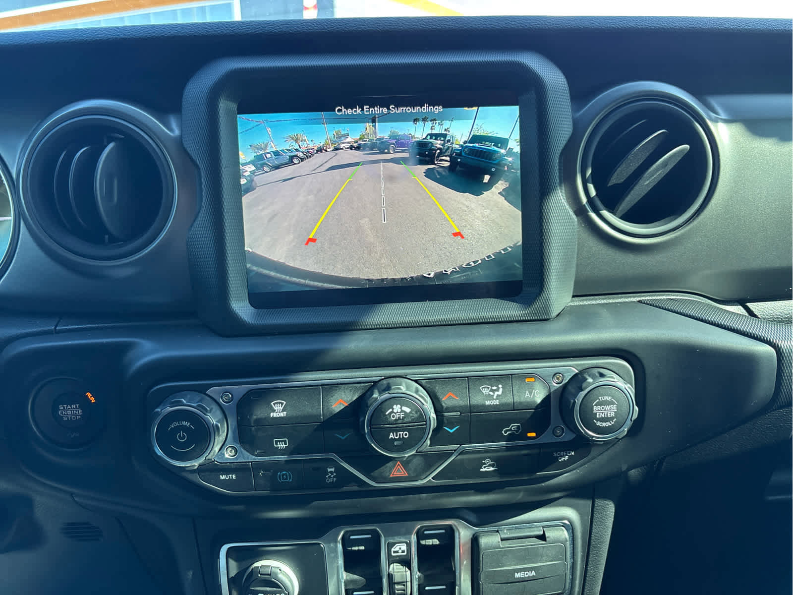 Used 2023 Jeep Wrangler Unlimited w/ 8.4" Radio Group image 16