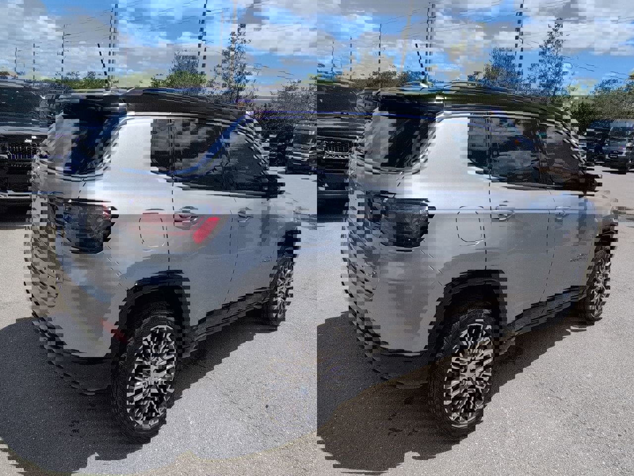 Used 2023 Jeep Compass Limited w/ Elite Group image 5