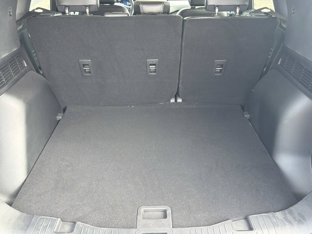 New 2025 Ford Escape SE w/ PHEV Premium Package FWD image 15