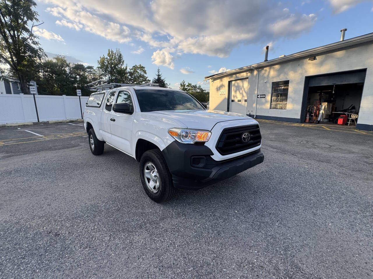 Used 2020 Toyota Tacoma SR image 4