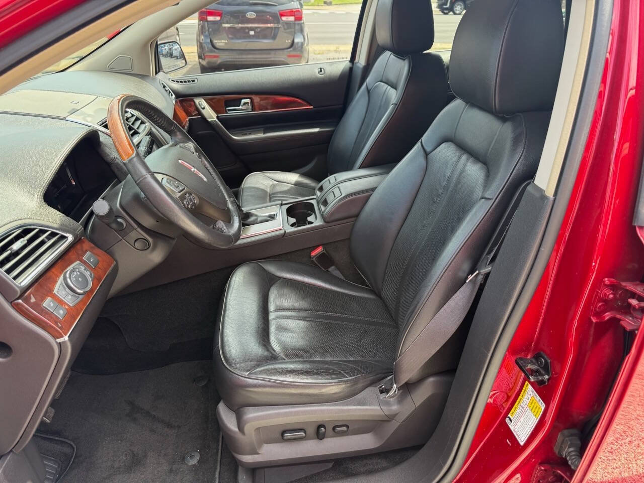 Used 2012 Lincoln MKX AWD image 4