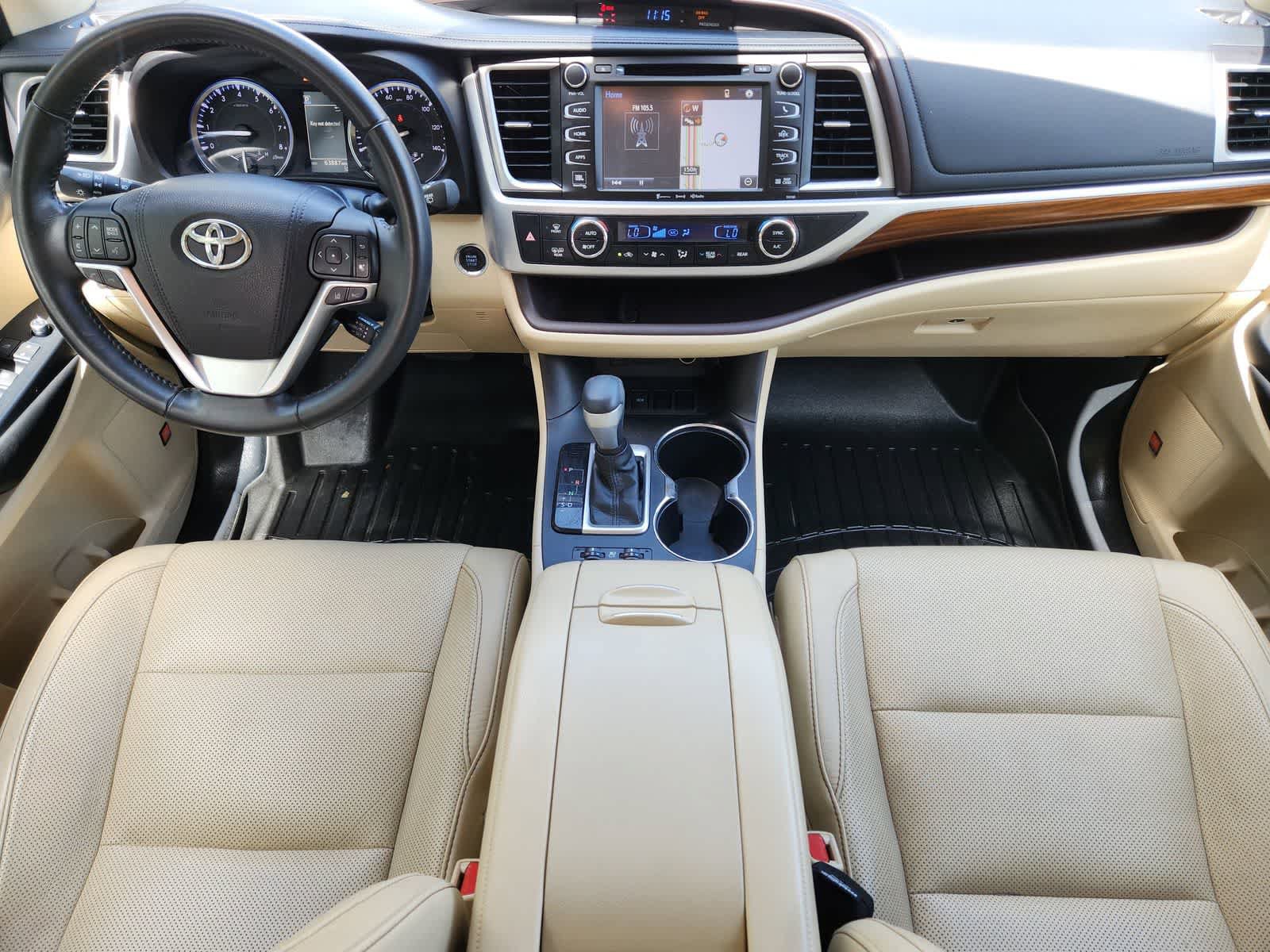 Used 2017 Toyota Highlander Limited FWD image 25