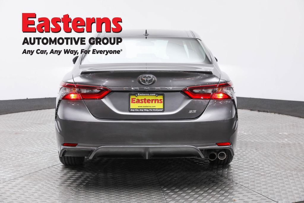 Used 2023 Toyota Camry SE FWD image 6
