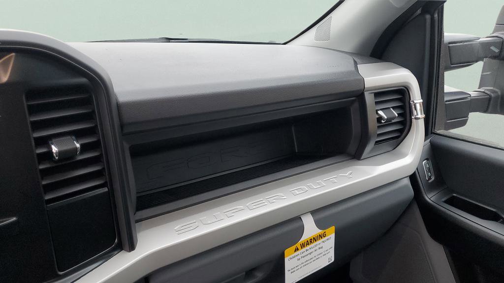 New 2026 Ford F550 4x4 SuperCab Super Duty w/ Snow Plow Prep Package image 27