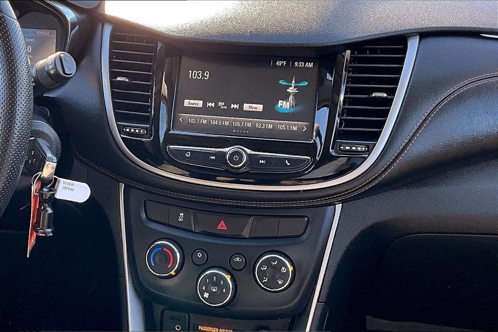 Used 2017 Chevrolet Trax LT FWD image 7