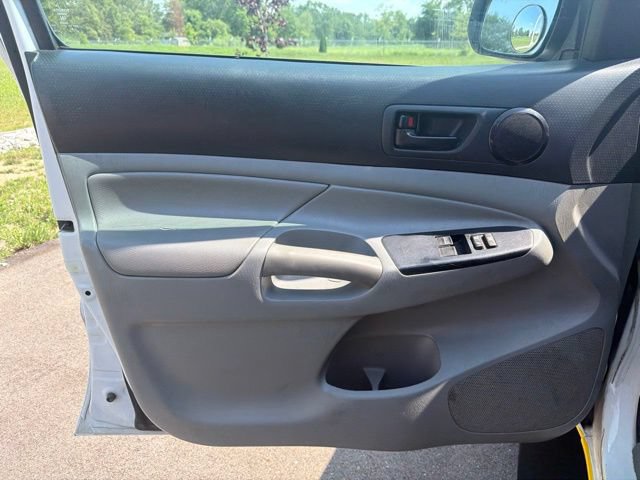 Used 2015 Toyota Tacoma PreRunner w/ Convenience Package RWD image 12