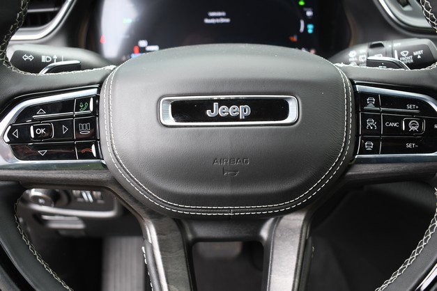 Used 2024 Jeep Grand Cherokee Overland w/ Advanced Protech Group III image 31