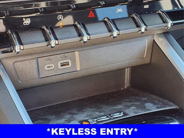 Used 2024 Chevrolet Colorado LT w/ LT Convenience Package II image 12