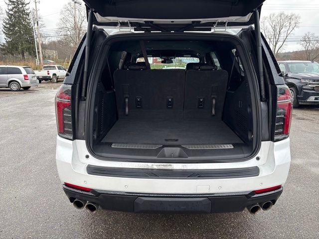 Used 2025 Chevrolet Suburban Z71 image 24
