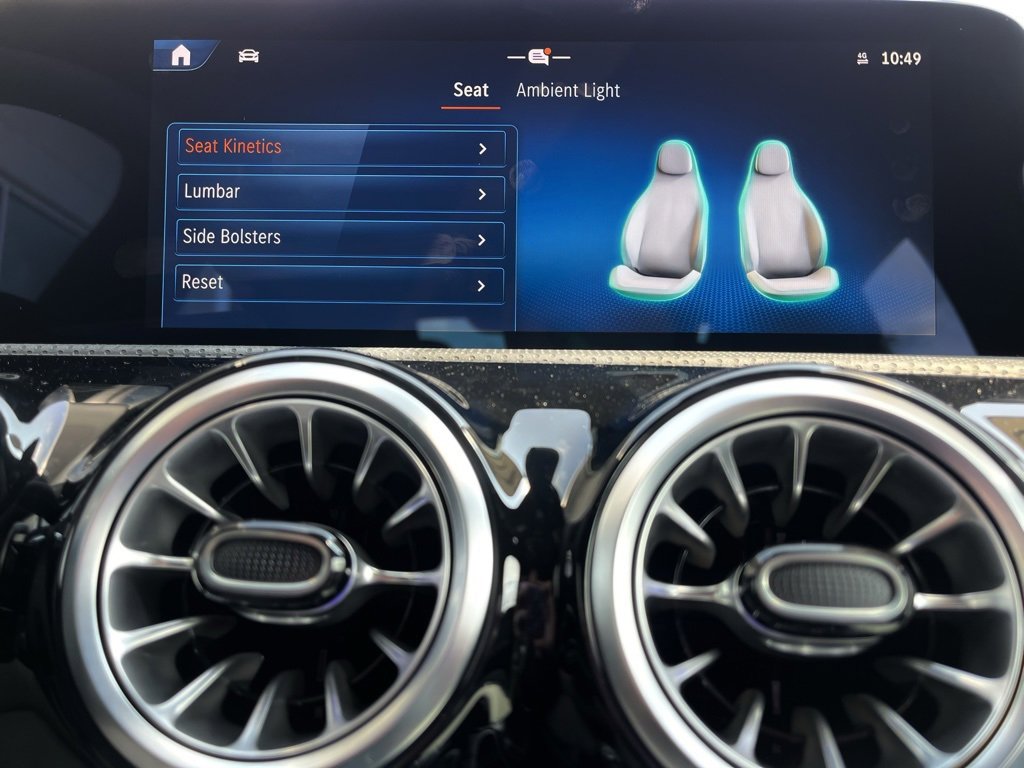 Used 2025 Mercedes-Benz CLA 35 AMG 4MATIC image 37