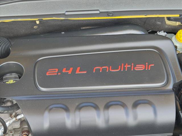 Used 2016 Jeep Renegade Latitude FWD image 21