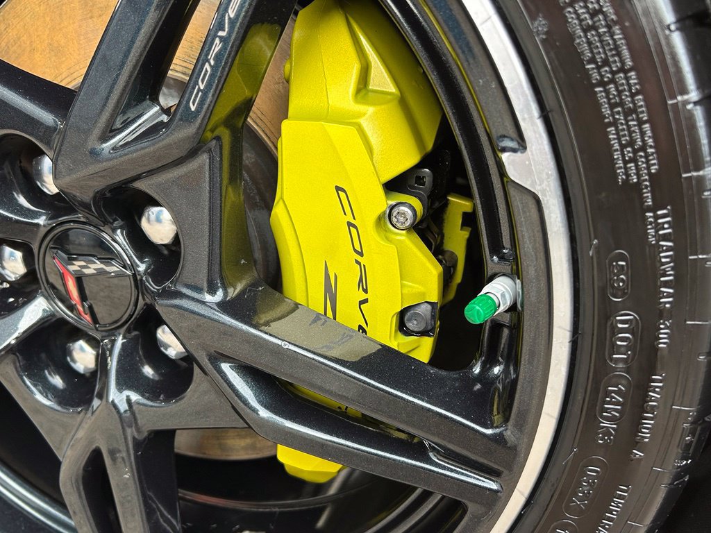 Used 2021 Chevrolet Corvette Stingray Premium Conv w/ Z51 Performance Package RWD image 22