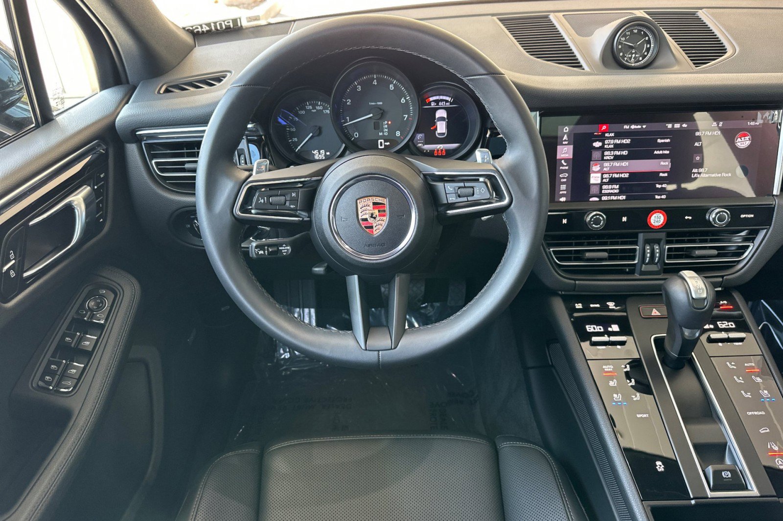 Used 2025 Porsche Macan image 14