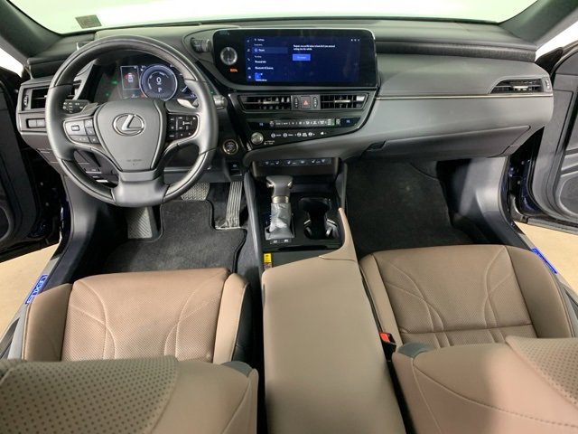 Used 2025 Lexus ES 300h w/ Accessory Package (Z2) image 38