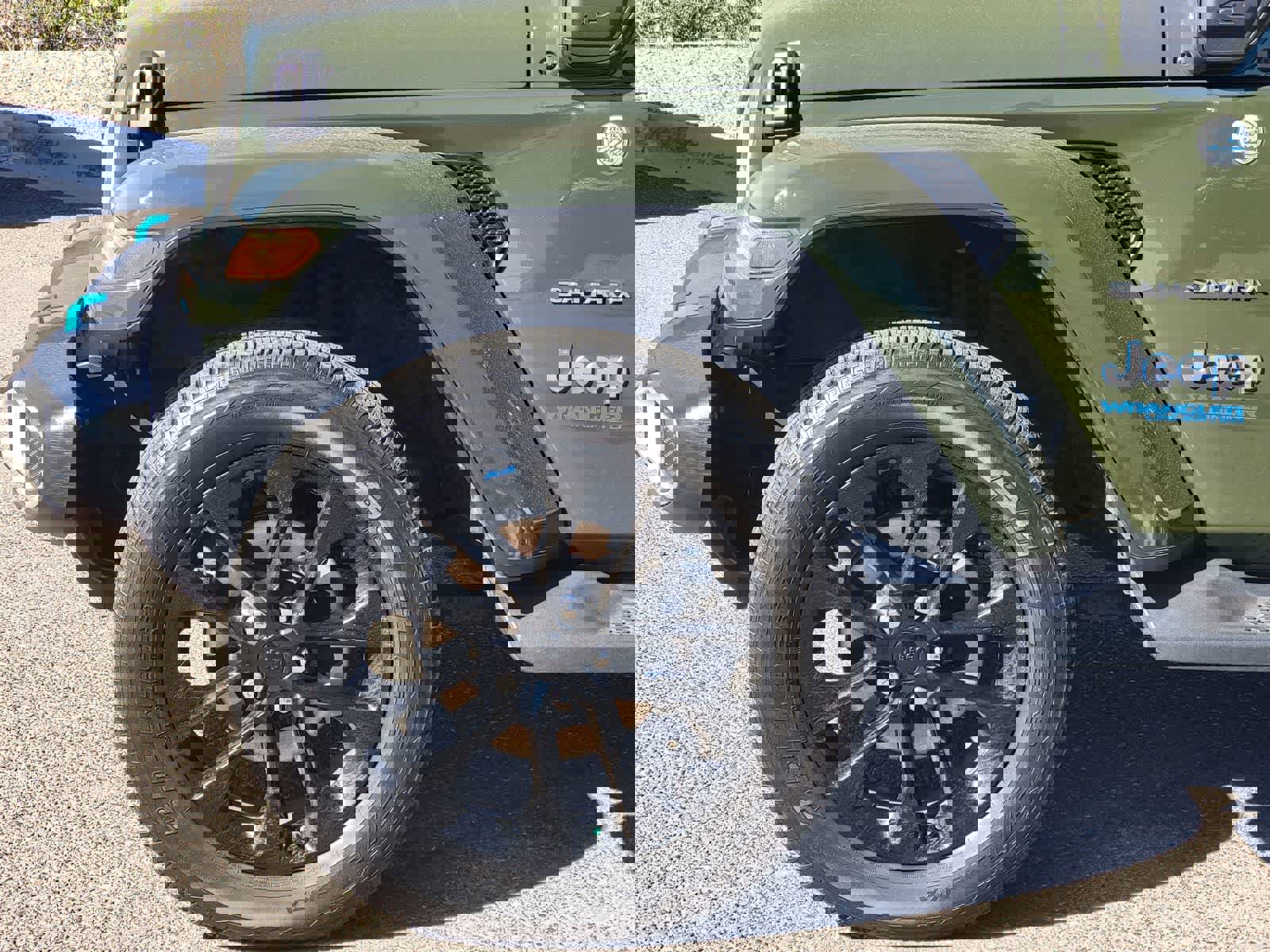 Used 2022 Jeep Wrangler Unlimited Sahara w/ Cold Weather Group image 9