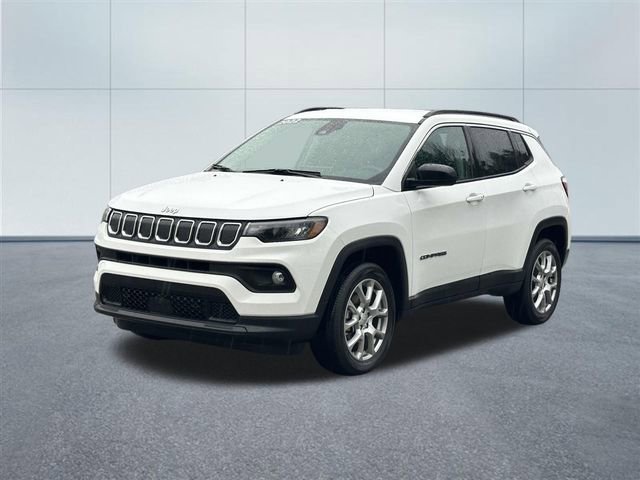 Used 2022 Jeep Compass Latitude AWD/4WD image 9