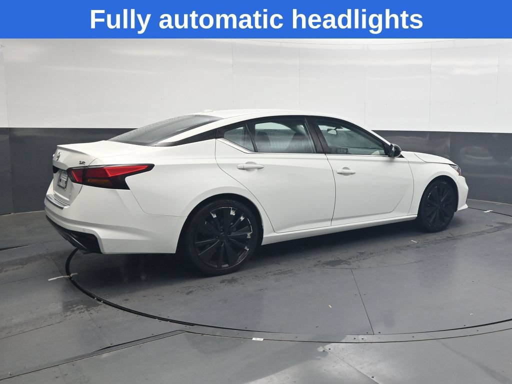 Used 2022 Nissan Altima 2.5 SR FWD image 4